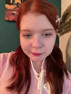 Freaky__Nikki - rub my tits under the top