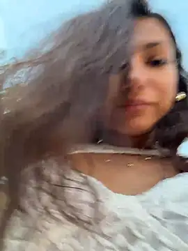 -_MiaQueen_- - Pull my top off while ask him