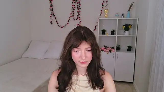 OwlEva - feet in stockings)