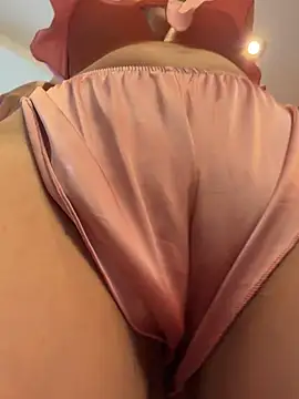SeleneHale - Enjoy my dildo till be very wet