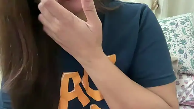Dikshaindin - show boobs