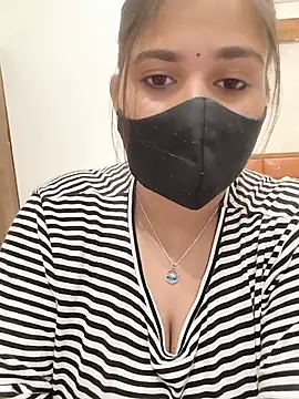 Busty_priya69 - Nipple clamps 😜 5 mnt cntrl