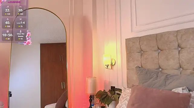 JasmineRoss_1 - naked flash: ass or boobs