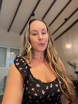 Mona_Plus - 💦🥵Squirt on balcony near neighbors🥵💦