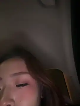 Yomi009 - Ktv姐妹面前小穴特写😳