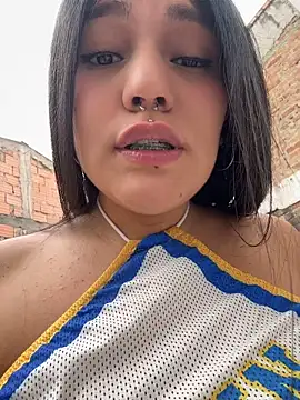 Emily_Gomezz - Play pussy with dildo