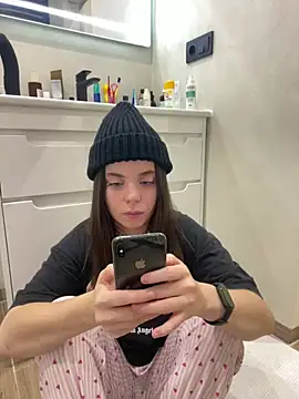 Kyivskyi_Tort - More vibration for pussy