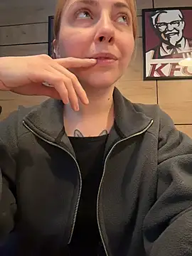 Sunny___Bunny - SPANK clit near ppl in KFC