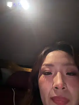 Yomi009 - Ktv姐妹面前小穴特写😳