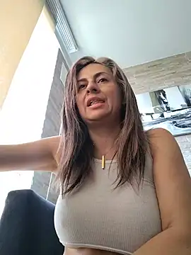 Latiinvenus - play with my clit for 5 min