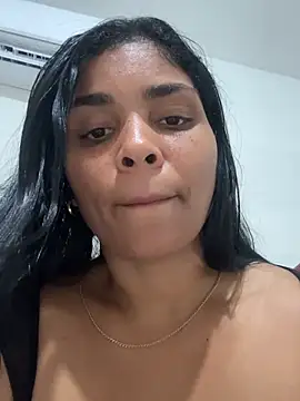Emeraldash - Fingers in my pussy