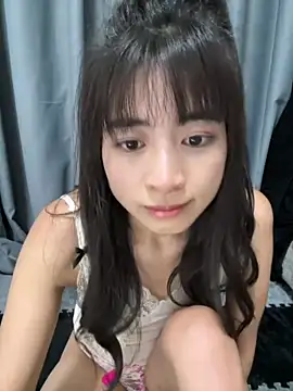 Yiyiya520 - 练习舔棒棒