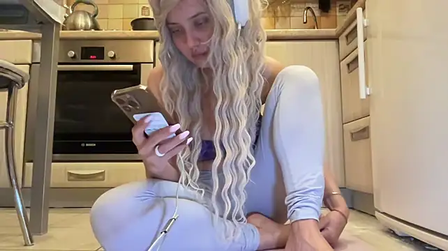 Yeniferyyyy - tease boobs ( . ) ( . )
