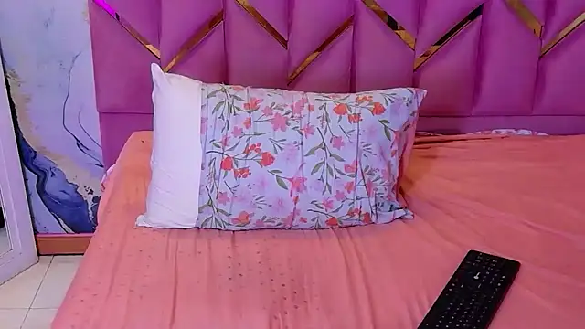 Innocenthazel - DESTROY PUSSY WITH DILDO🍆