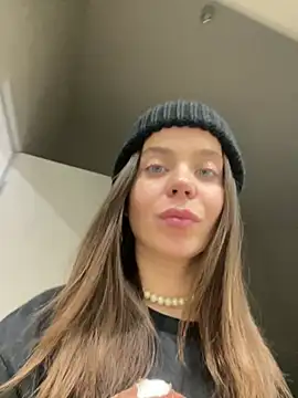Kyivskyi_Tort - More vibration for pussy