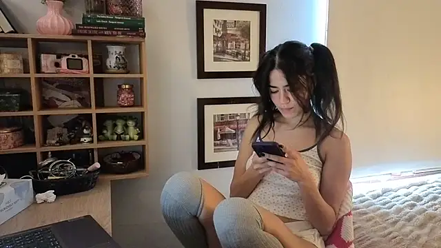 SkylarHopexo - Tease Boobs