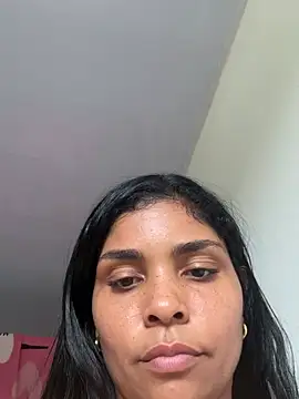 Emeraldash - Fingers in my pussy