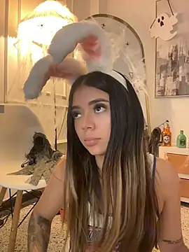 HoneyMollyX - I MASTURBATE TILL I SQUIRT!!