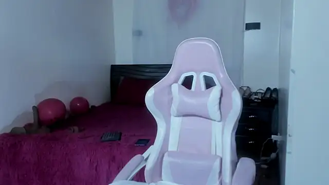 EbonyNaughty1000 - open pussy
