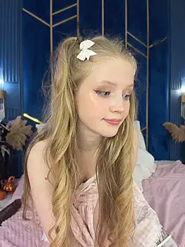 LilianHowards - sit secretly on dildo n ride