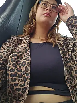 Amanita_25 - Clamps my tits ❤️