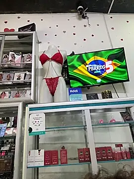 Ariferrero - shows their ass in the store
