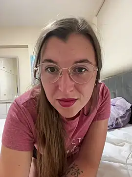 AlinaMeiier - Show Ass in Doggy and Slap 3x 👋