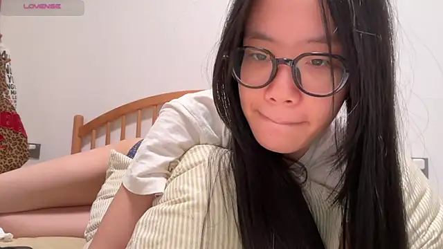 Nooneknowspoppy - rub tits