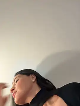Carolina_Novoa - A finger in my tight pussy