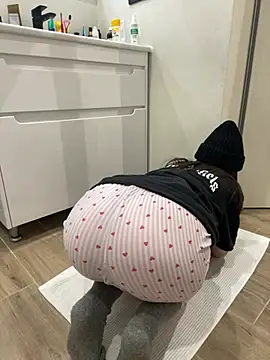 Kyivskyi_Tort - Train my pussy with toys