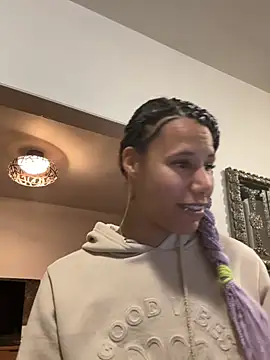 AaliyahHarris - outfit change
