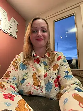 SaintlyRiskyAnnebelle - In pubGo stranger flash boobs and touch