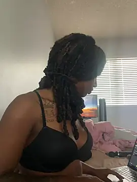 PrincessRayari - Dildo Ride+Toy control last tip😈💦🤍