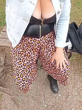 Sophie_banger - Take off Bra Massage tits Ctrl 4LT 2 min