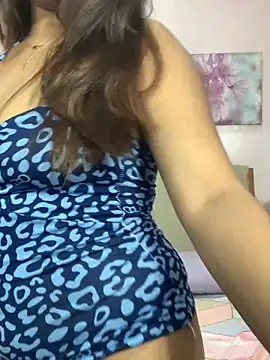 YaraSmith - fuck my dildo until I cum😜💦