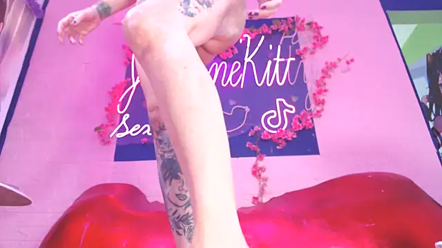 JakelineKitty - toy in ass