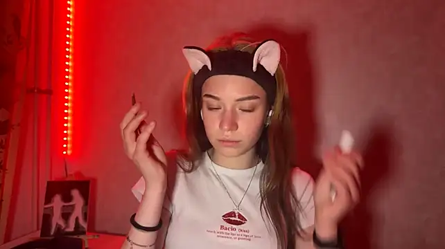 LydaDrozdenko - show me my piercing <3
