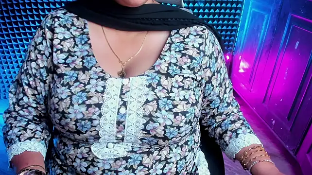 Bholi-Punjaban - aj sabki neend udha deni hai ..