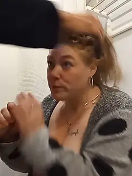 BettyandGold - 5 Push ups