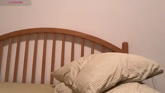 Nooneknowspoppy - rub tits