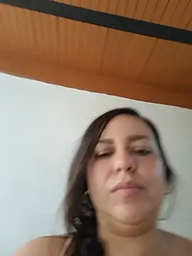 Ema_hills - 1000 masturbacion