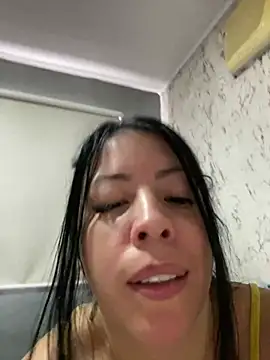 Casal2027dg - Dançar pelada piscando o cu