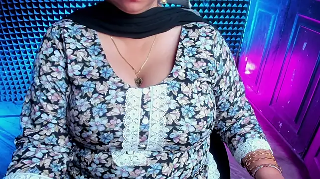 Bholi-Punjaban - aj sabki neend udha deni hai ..