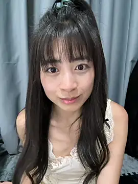 Yiyiya520 - 练习舔棒棒