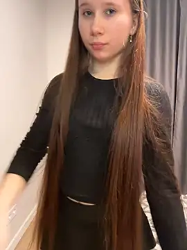 SweetieKitty1 - Wet my top with water💦