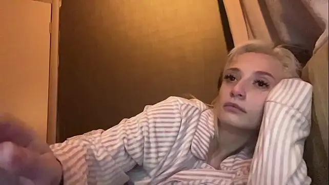 PriscillaOstlie - show my ass