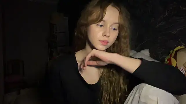 Curlyhaired - My sexy secret in the chat