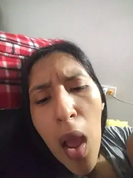 LauraMontaii - Glo glo glo profundo 🥒🥵💦