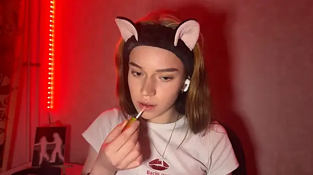 LydaDrozdenko - show me my piercing <3