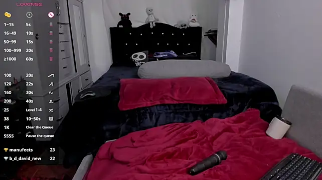 Amy_Aloqua - show tits and blowjob